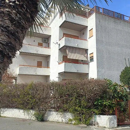 C E G House Daire Santa Marinella